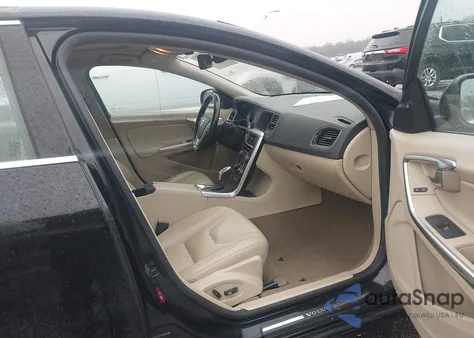 2013 Volvo S60 T5 z USA, uszkodzony, nr VIN YV1612FSXD1215133